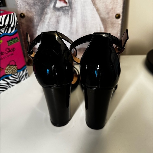 Forever 21 Glossy Black Heels NWT - Picture 4 of 4